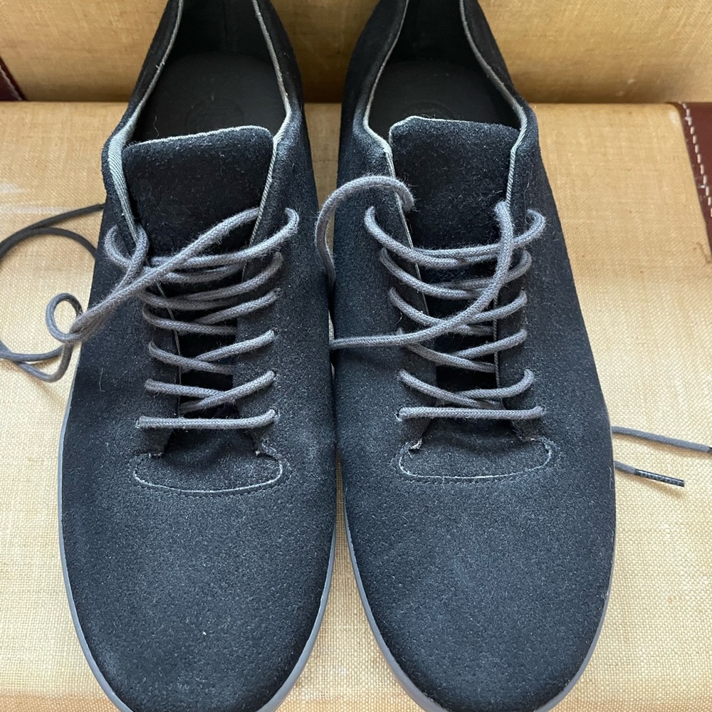 Mens casual shoes